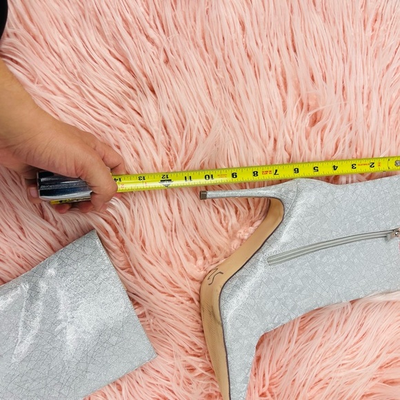 New Elditas Skylar Silver Metallic Sparkle Ankle Boots  Sz 9.5 - Picture 5 of 7